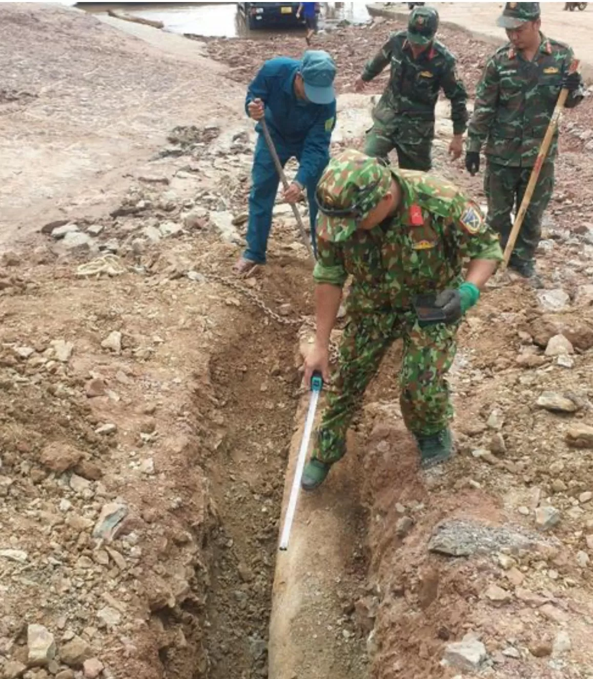 quang tri phat hien qua bom gan nua ta con nguyen kip no