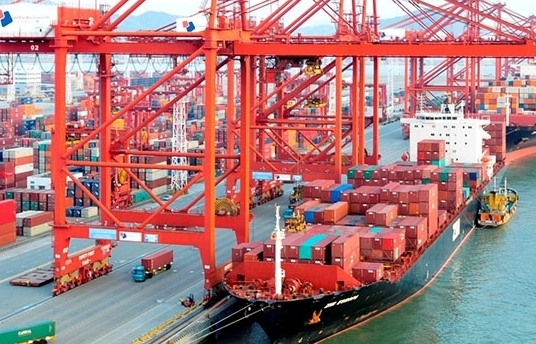 Giá cước vận tải biển tăng phi mã, vì sao?