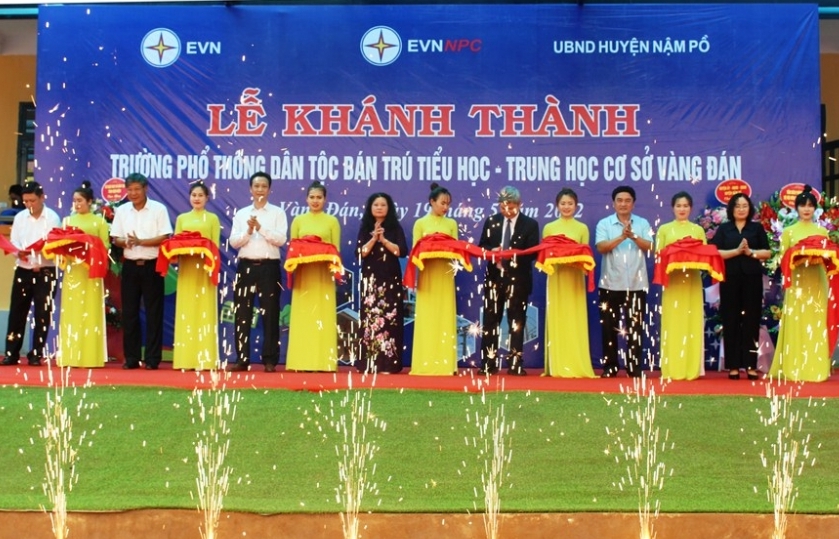 Khánh thành và trao tặng công trình Trường Dân tộc bán trú xã Vàng Đán