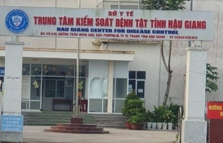 Cách chức Giám đốc và nhiều cán bộ CDC Hậu Giang liên quan vụ Việt Á