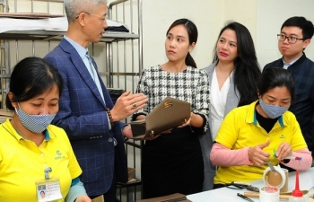 Bộ Công Thương tìm giải pháp tháo gỡ khó khăn cho các doanh nghiệp da - giày
