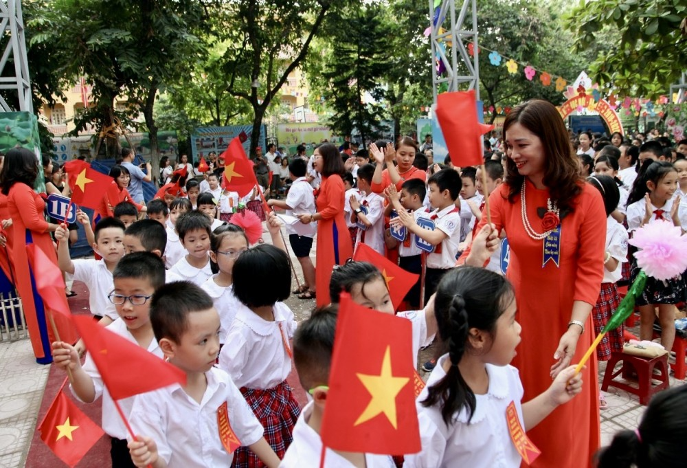 Giáo viên tự đánh giá: Cần tới 15 tiêu chí và 36 minh chứng để làm gì?