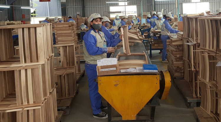 Chủ động giảm thiệt hại từ điều tra phòng vệ thương mại gỗ xuất khẩu
