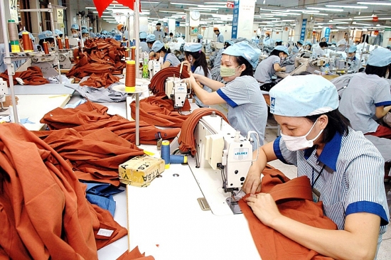 Nhiều ngành sản xuất mũi nhọn tăng nhu cầu tuyển dụng