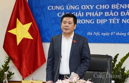 Tăng năng lực sản xuất, ưu tiên tối đa nguồn cung ôxy cho y tế dịp Tết Nguyên đán