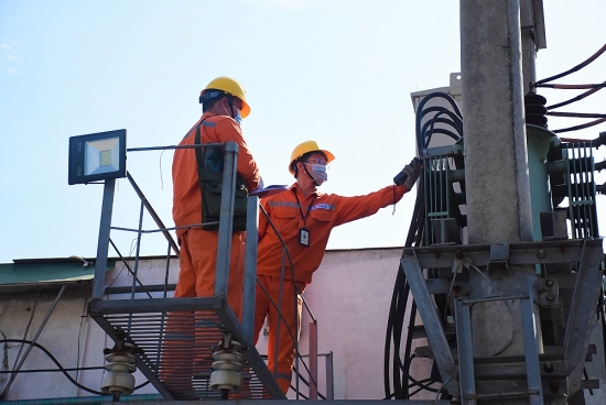 EVNHANOI: Đảm bảo điện an toàn phục vụ Tết Nguyên đán và kỷ niệm ngày thành lập Đảng