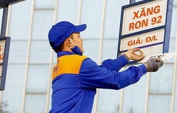 Xăng dầu đồng loạt giảm giá