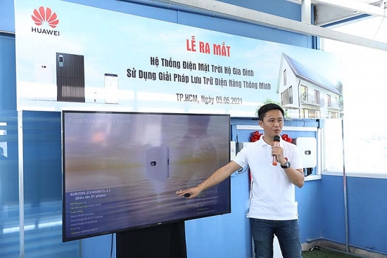 Ra mắt bộ lưu trữ thông minh dành cho điện mặt trời áp mái ở Việt Nam
