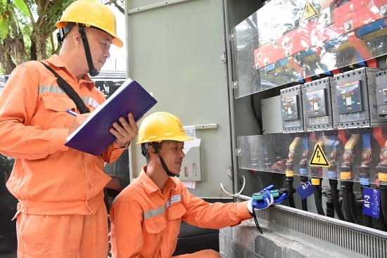 EVNHANOI đảm bảo điện phục vụ các hoạt động kỷ niệm Cách mạng tháng Tám