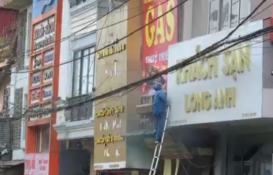Tặng Bằng khen 3 cá nhân thuộc EVN và VNPT dũng cảm giải cứu người trong vụ cháy tại Sa Pa