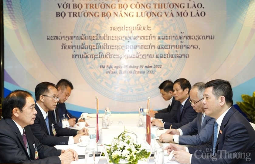 Việt Nam và Lào nhất trí đưa kim ngạch thương mại tăng 30% hàng năm