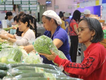 Miễn thuế, hàng Trung Quốc tràn vào Việt Nam