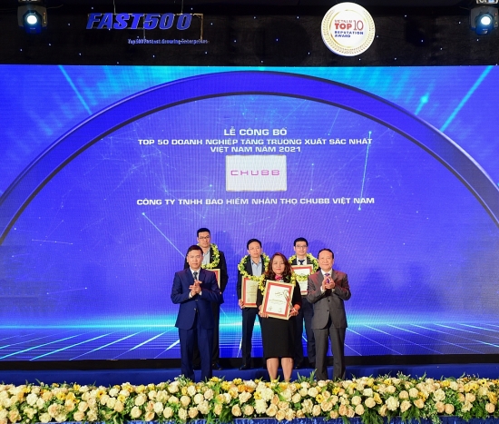 Chubb Life Việt Nam lọt Top 50 doanh nghiệp tăng trưởng xuất sắc nhất Việt Nam năm 2021