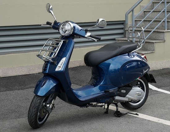 Piaggio Việt Nam ra mắt bộ sưu tập “Sống động Vespa” đón hè 2022