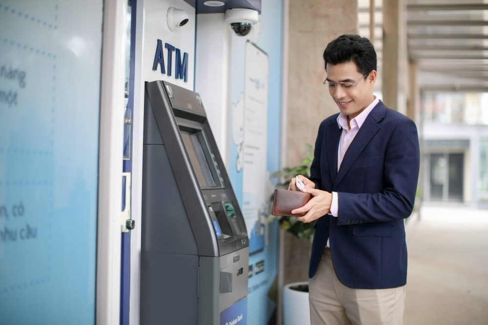 Shinhan miễn phí chuyển và rút tiền mặt cho khách hàng sử dụng dịch vụ eKYC
