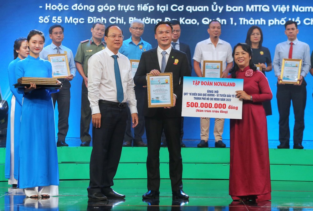 Tập đoàn Novaland ủng hộ quỹ “Vì biển, đảo, quê hương - Vì tuyến đầu Tổ quốc”