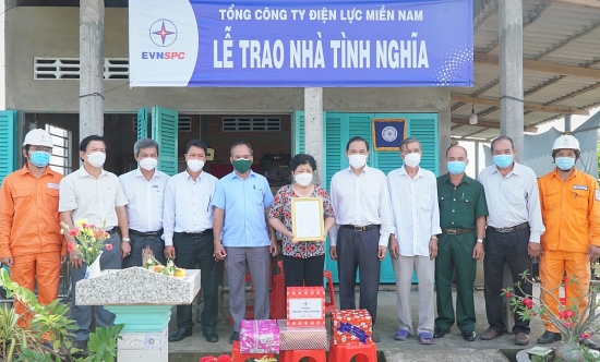 EVNSPC tiếp tục nhiều hoạt động an sinh xã hội giúp người dân vượt khó sau dịch Covid-19