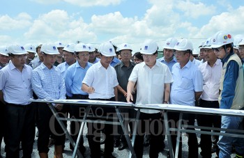 Phó Thủ tướng Trịnh Đình Dũng kiểm tra tiến độ Nhà máy nhiệt điện Sông Hậu 1