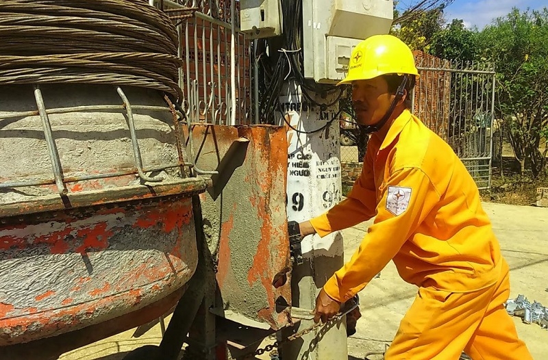 Ngành điện Đắk Lắk chung tay xây dựng nông thôn mới