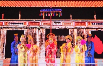 Miễn vé tham quan di tích Huế cho phụ nữ mặc áo dài truyền thống trong dịp lễ 8/3