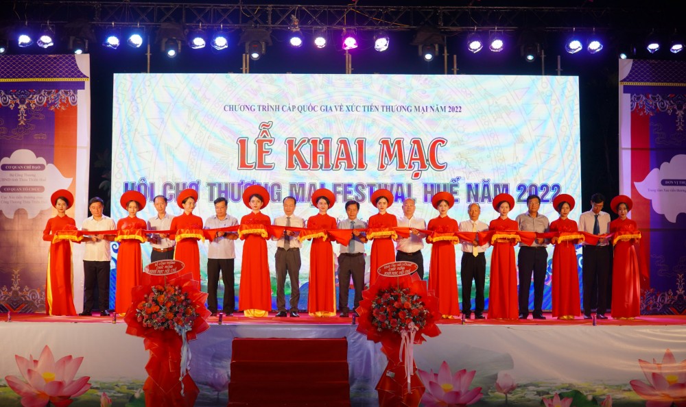 Hơn 200 doanh nghiệp tham gia Hội chợ thương mại Festival Huế 2022