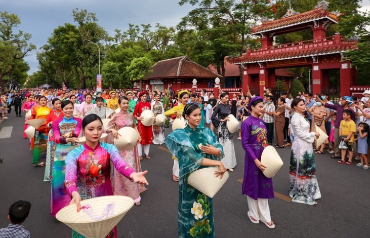 Festival Huế 2022: Rực rỡ lễ hội đường phố với “Sắc màu văn hóa”