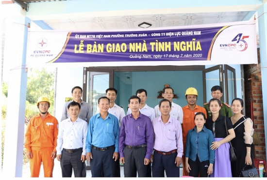 PC Quảng Nam bàn giao hai nhà tình nghĩa tại thành phố Tam Kỳ