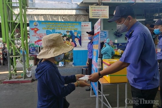 Đà Nẵng triển khai chương trình "thẻ vào chợ", chấn chỉnh bán hàng rong