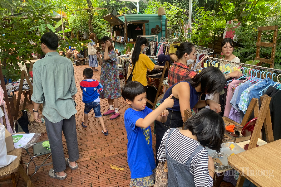 Phiên chợ "cũ người mới ta" của nhóm bạn Đà Nẵng