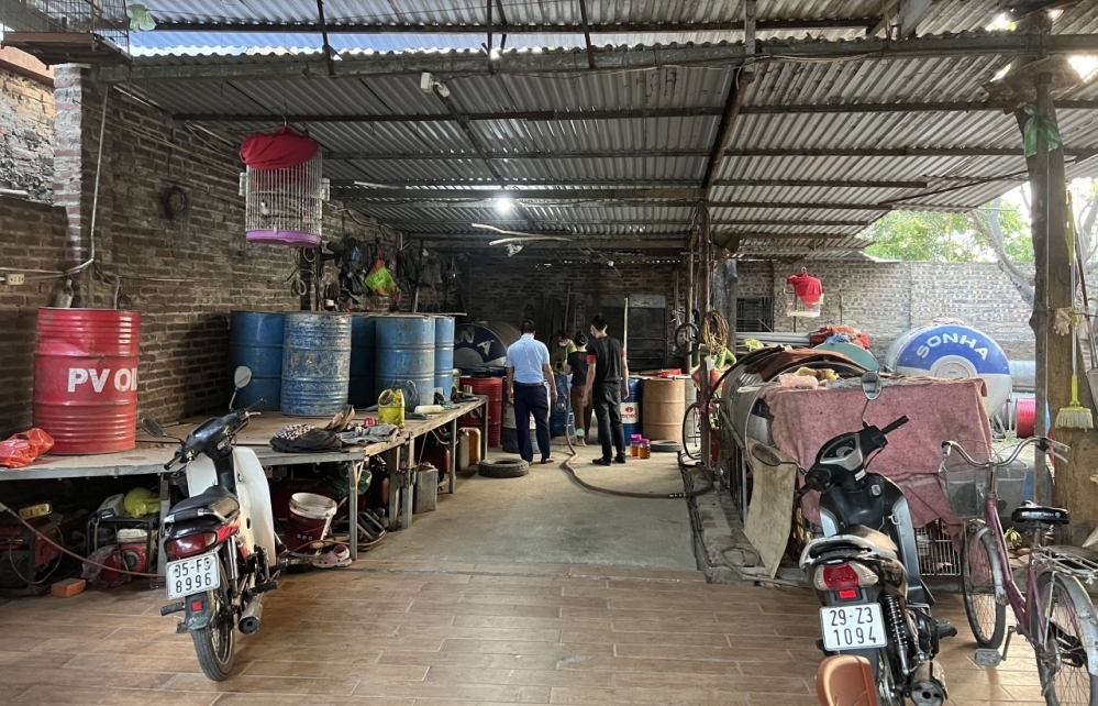Hà Nội: Tạm giữ 2.000 lít xăng dầu không rõ nguồn gốc