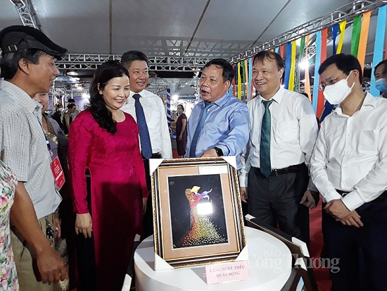 Khai mạc Hội chợ triển lãm hàng lưu niệm Thủ đô năm 2022