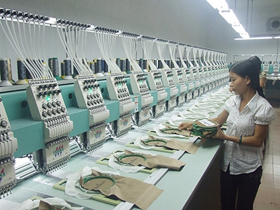 Hỗ trợ sản phẩm công nghiệp nông thôn tiếp cận khách hàng