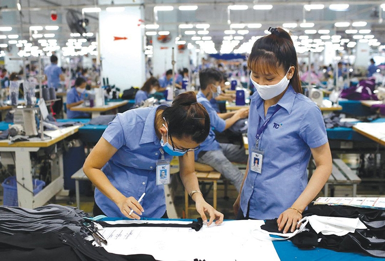 Ngành dệt may “vướng” đủ đường