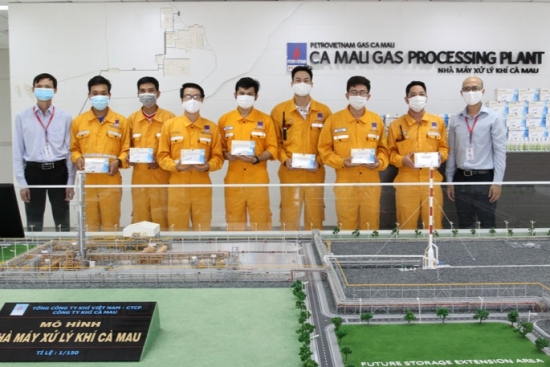 Công ty Khí Cà Mau tôn vinh người lao động trong cuộc chiến chống dịch