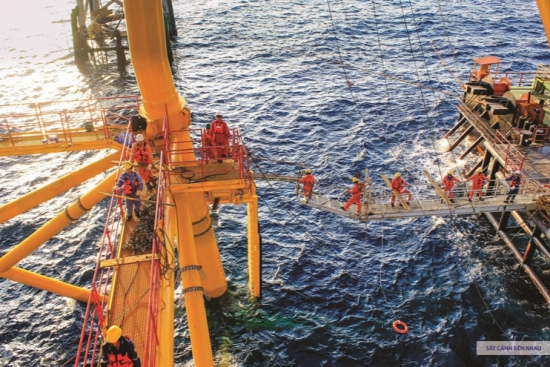 Petrovietnam về đích trước 42 ngày chỉ tiêu khai thác dầu trong nước