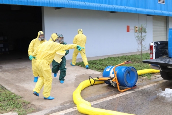 Nhà máy Nhiệt điện Vĩnh Tân 4 diễn tập ứng phó sự cố tràn dầu và sự cố hóa chất