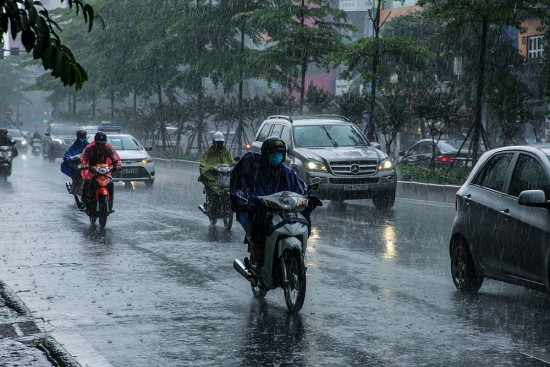 Cơn bão số 1 cách đảo Hải Nam (Trung Quốc) khoảng 400km, Bắc Bộ cảnh báo mưa lớn