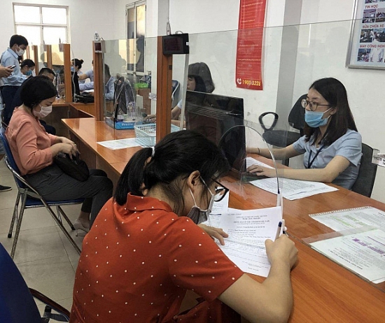Bảo hiểm thất nghiệp: Chia sẻ gánh nặng với người lao động