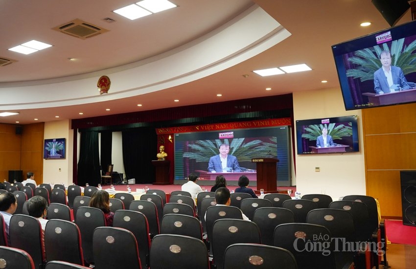 Kết hợp hài hoà giữa công nghiệp hoá và phát triển đô thị bền vững theo Nghị quyết 06-NQ/TW