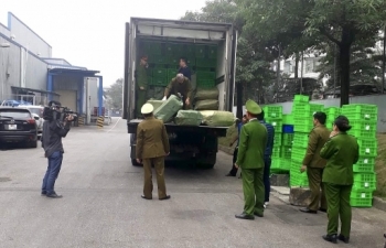 2 xe container hàng thực phẩm đông lạnh bị bắt tại bãi đỗ xe siêu thị, MM Mega Market lên tiếng