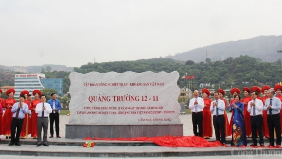 Tập đoàn TKV tổ chức gắn biển công trình mở rộng Quảng trường 12-11
