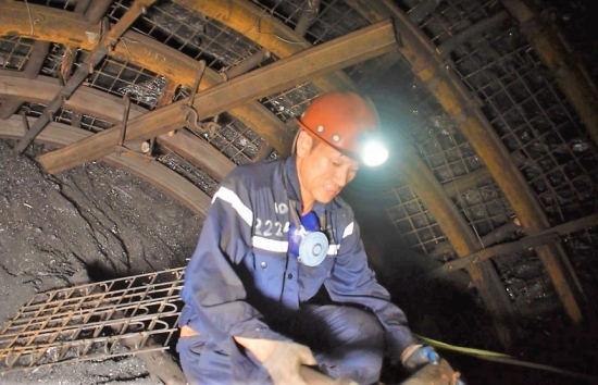 Gương sáng người thợ mỏ Công ty Than Hạ Long - TKV