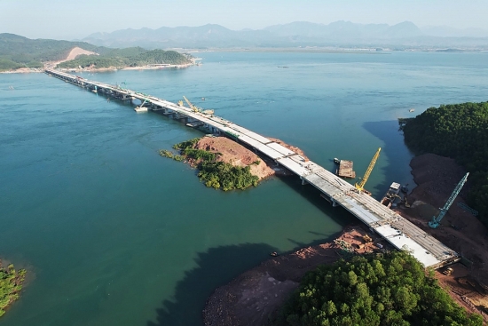 Quảng Ninh: Chính thức hợp long cầu Vân Tiên