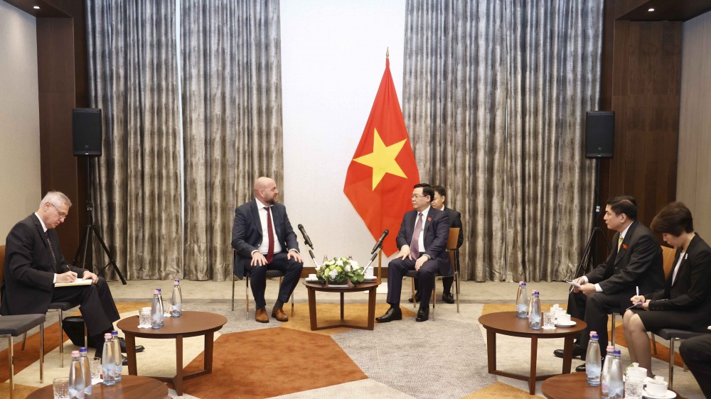 Chủ tịch Quốc hội: Tiềm năng, dư địa hợp tác của ngành dược rất lớn