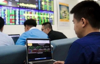 Chứng khoán “nhà nghèo” và quyền lực của lãi suất