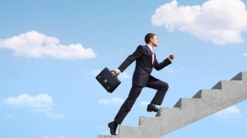 Hết thời khởi nghiệp từ nghèo khó