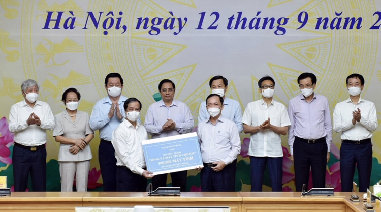 BIDV ủng hộ 25 tỷ đồng chung tay thực hiện chương trình “Sóng và máy tính cho em”