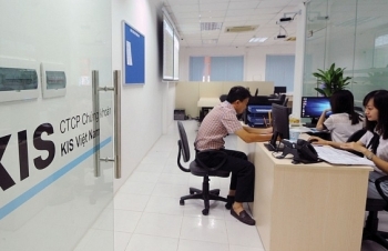 Công ty chứng khoán ngoại đổi lợi nhuận lấy thị phần?