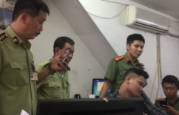 Một cửa hàng điện thoại tiêu thụ 90 chiếc điện thoại giả các nhãn hiệu trong 21 ngày
