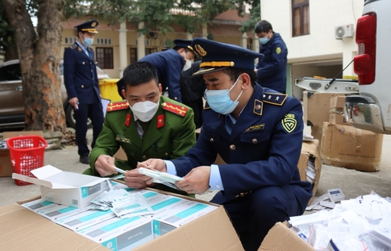Lạng Sơn: Phát hiện phương tiện vận chuyển trên 6.300 bộ kit test Covid-19 có nhiều dấu hiệu vi phạm